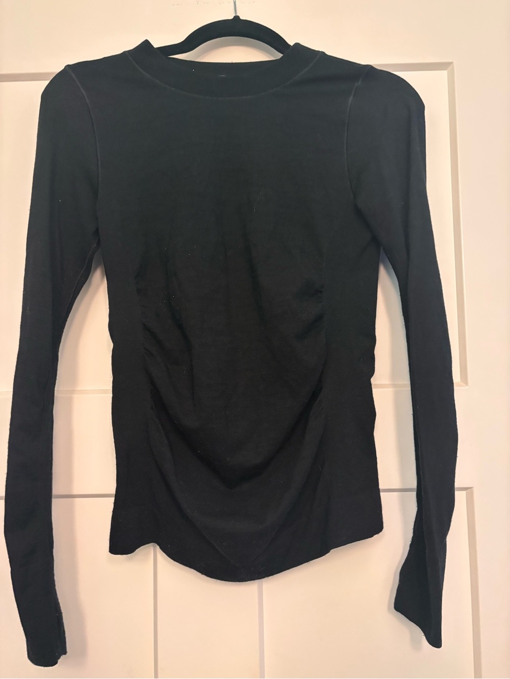 Athleta Forest Hill  Black Long-Sleeve Crewneck Top Size S